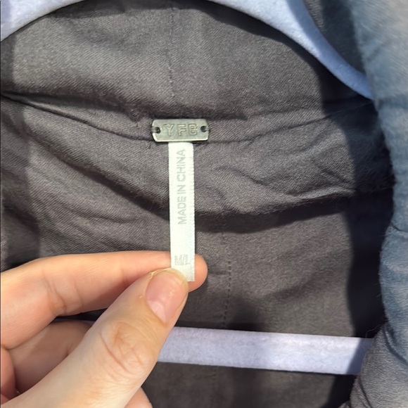 Young Fabulous & Broke Gray Puffer Jacket with Quilted Texture Size M/L - Picture 2 of 5